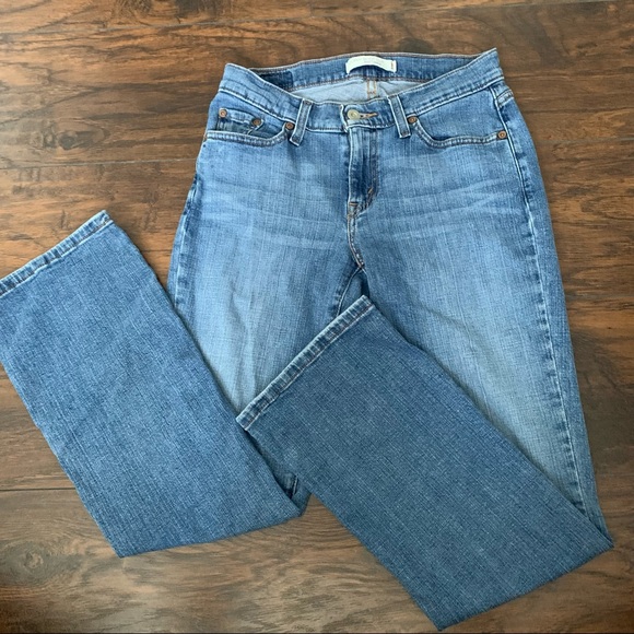 VINTAGE LEVIS 529 CURVY BOOTCUT LIGHT WASH LOW RISE JEANS SIZE 4 SHORT - Picture 2 of 6